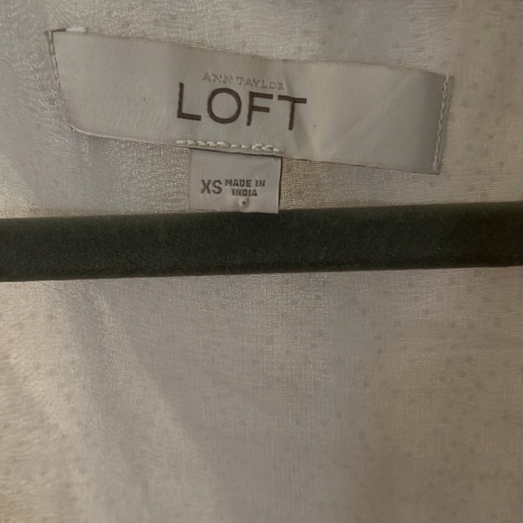 LOFT Gray Sleeveless Tank Top - Picture 2 of 6